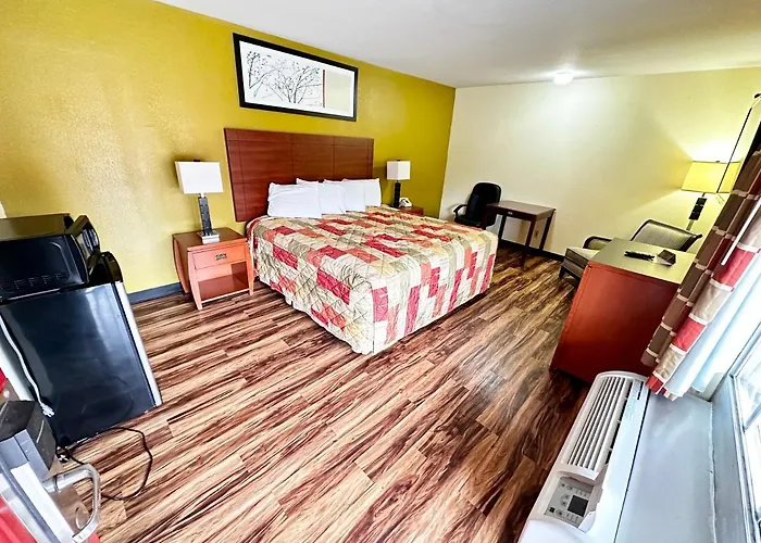 Regency Inn Iola